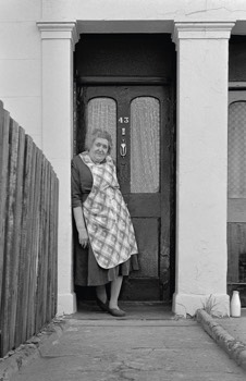  Neighbours 